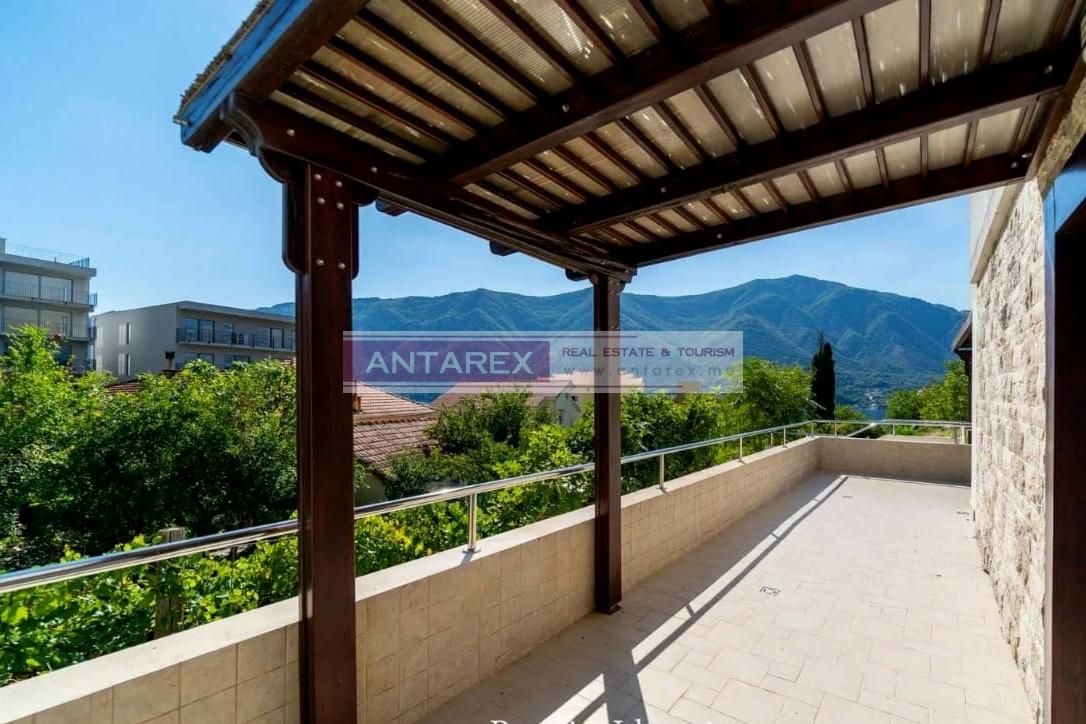 Apartment in Dobrota, Montenegro, 75 m² - picture 11