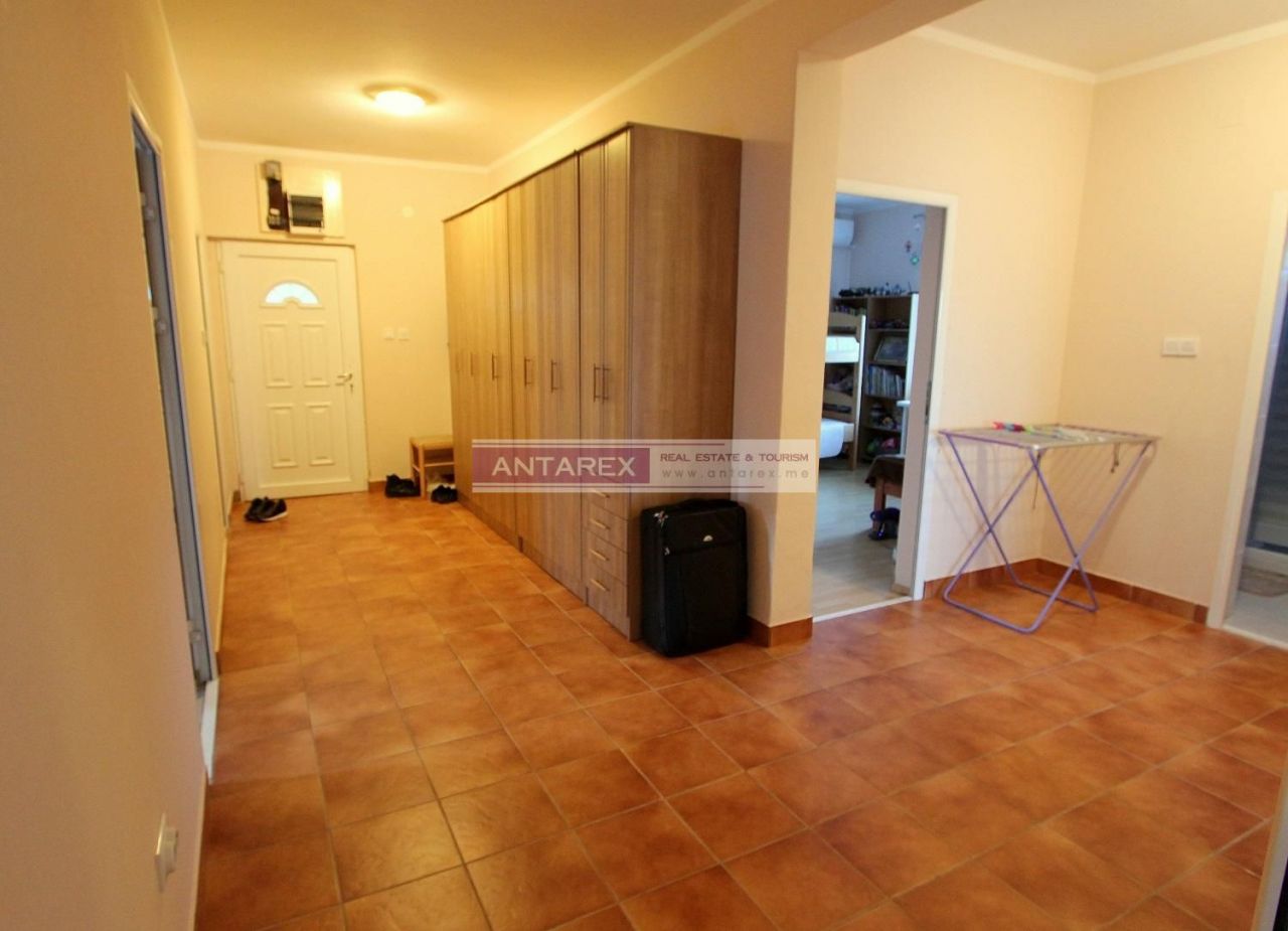 Apartment in Bijela, Montenegro, 104 m² - picture 11