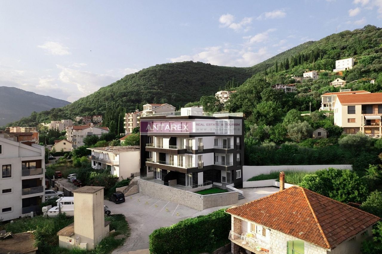 Apartment in Tivat, Montenegro, 43 m² - picture 11