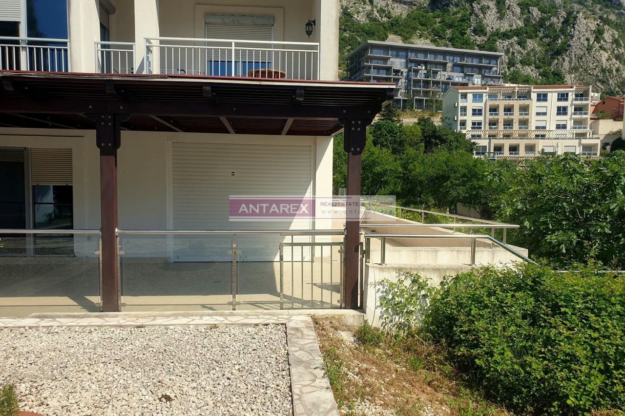 Apartment in Dobrota, Montenegro, 75 m² - picture 12