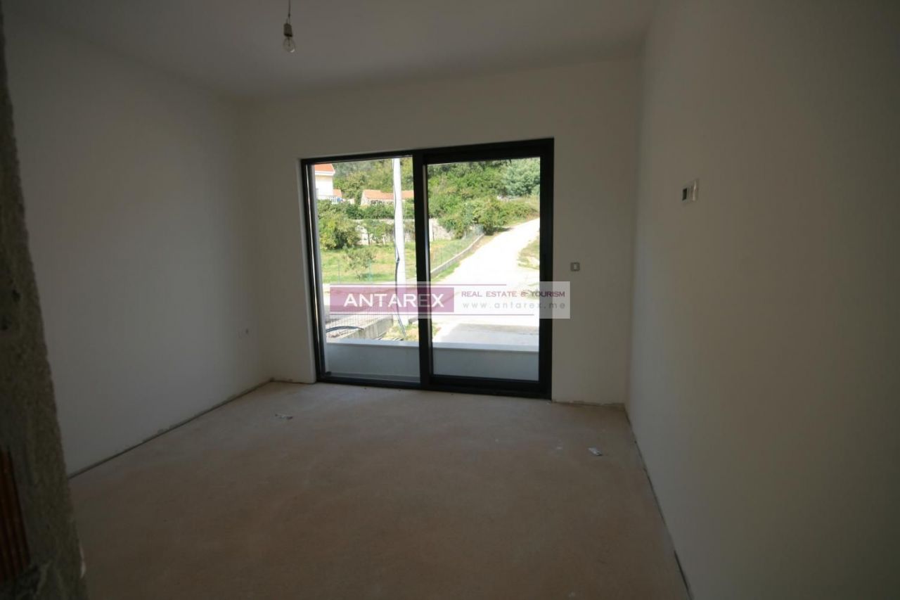 Villa a Tivat, Montenegro, 335 m² - foto 12