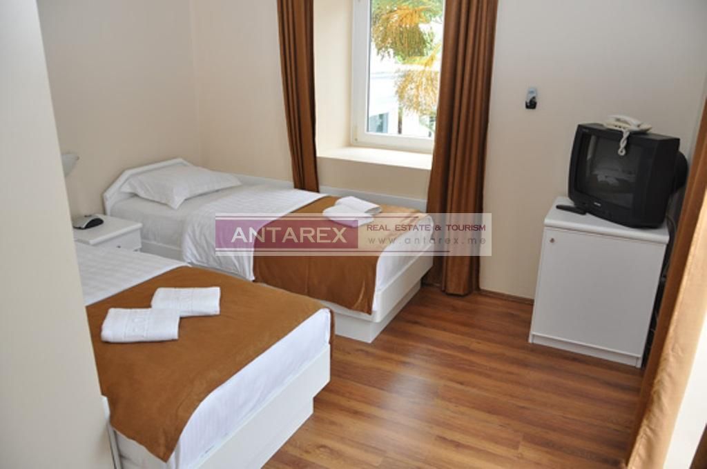 Biens commerciaux à Kumbor, Monténégro, 3 600 m² - image 13