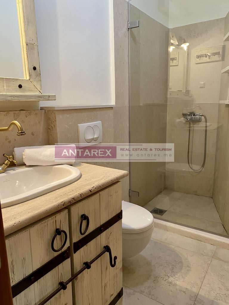 Commercial property in Rezevici, Montenegro, 1 300 m² - picture 14