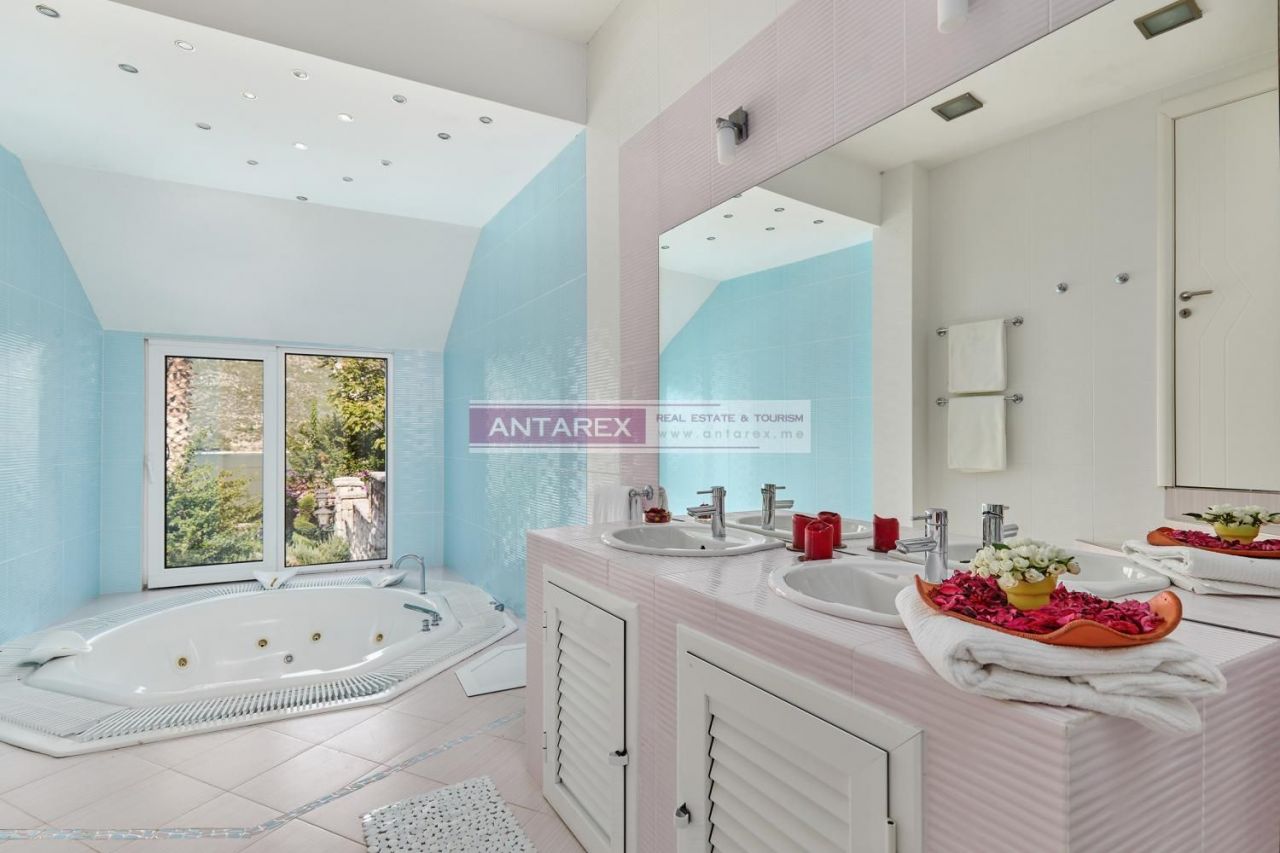 Villa in Stoliv, Montenegro, 300 m² - picture 14