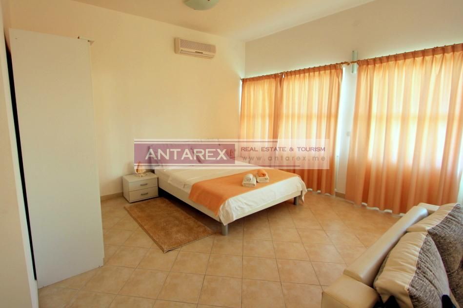 Villa en Herceg-Novi, Montenegro, 400 m² - imagen 13