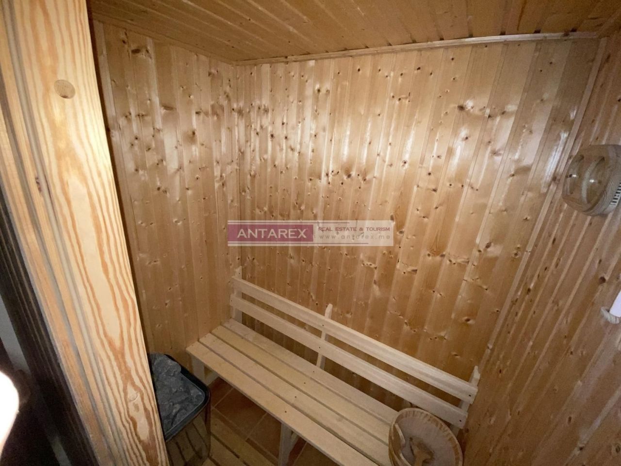 Villa in Bijela, Montenegro, 150 m² - picture 14