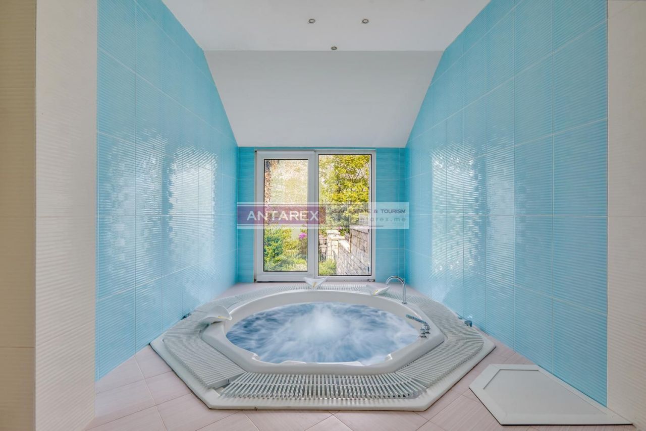 Villa in Stoliv, Montenegro, 300 m² - picture 15