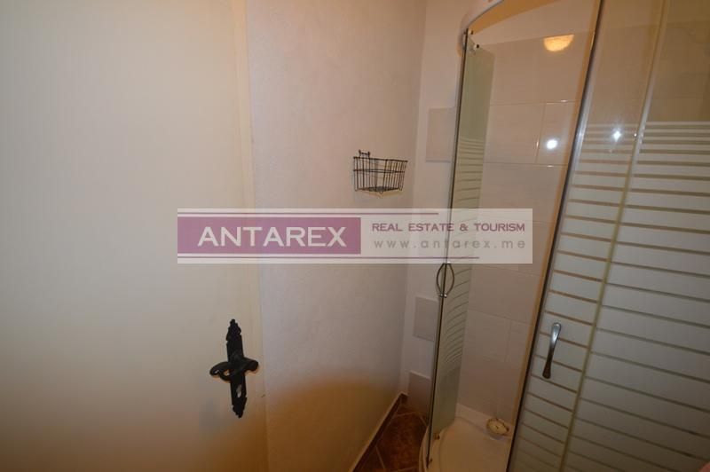 Apartment in Herceg-Novi, Montenegro, 106 m² - picture 17