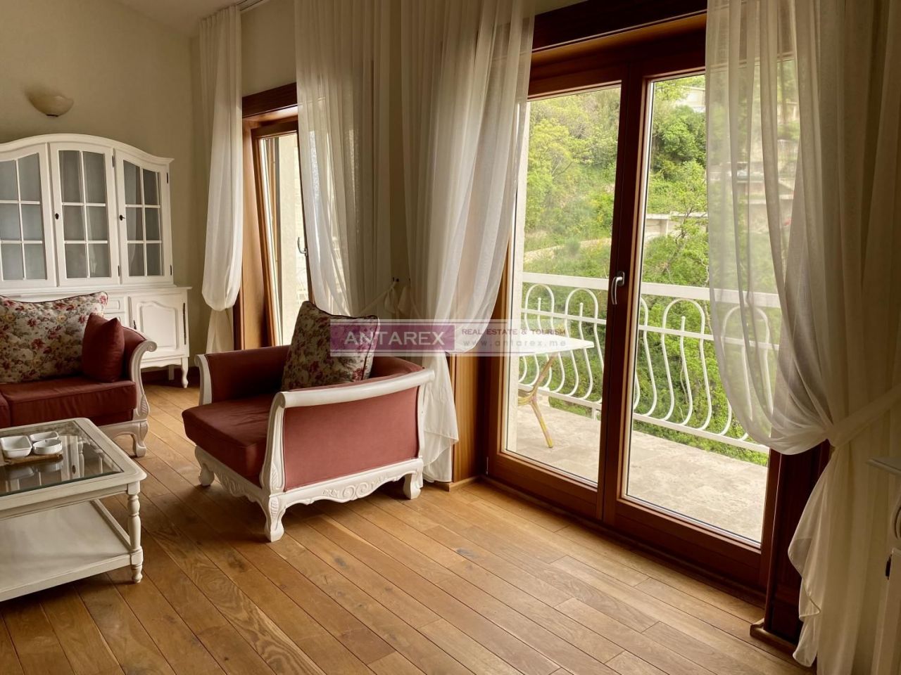 Commercial property in Rezevici, Montenegro, 1 300 m² - picture 17