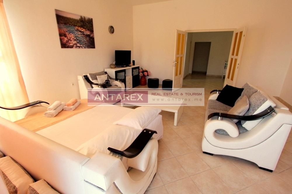 Villa en Herceg-Novi, Montenegro, 400 m² - imagen 18