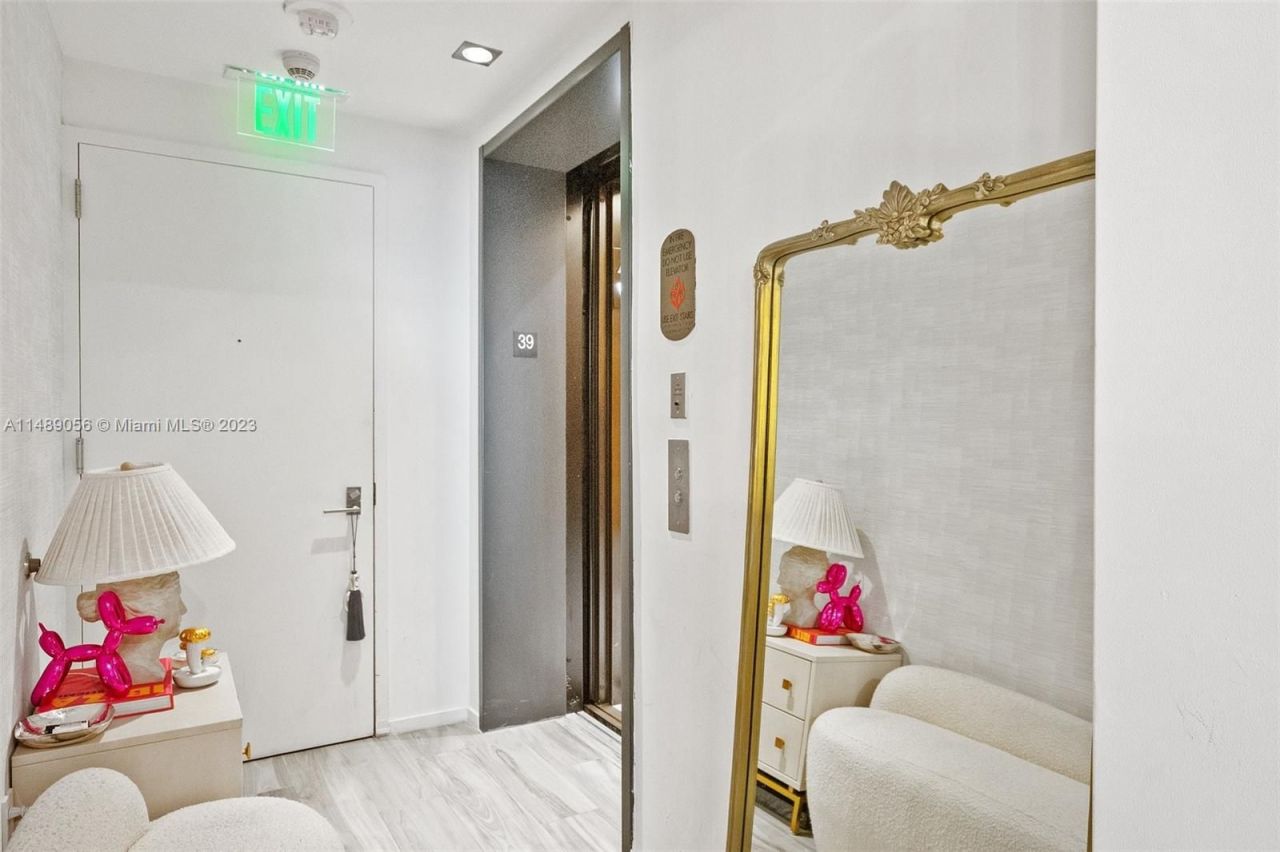 Flat in Miami, USA, 110 m² - picture 2