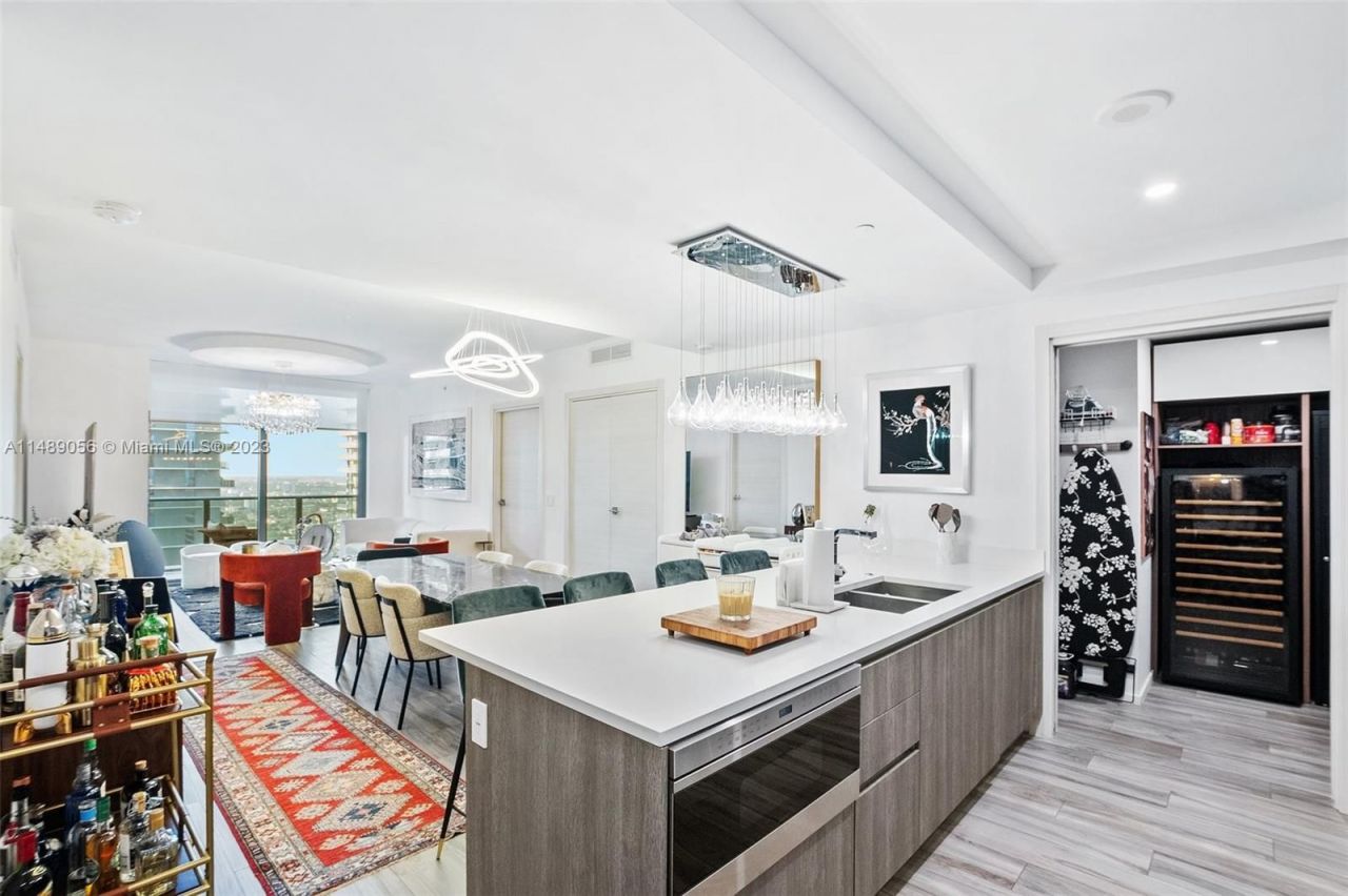 Flat in Miami, USA, 110 m² - picture 3