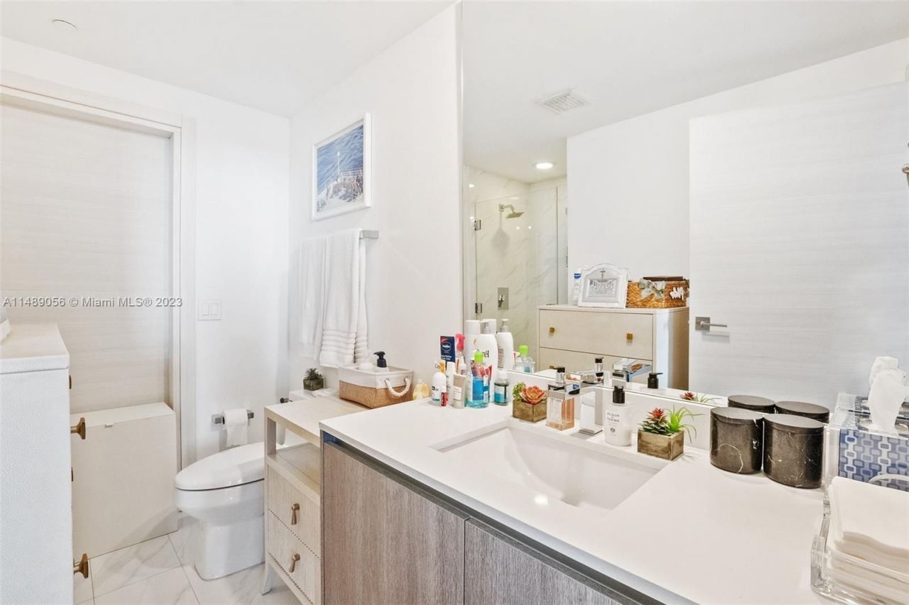 Flat in Miami, USA, 110 m² - picture 15