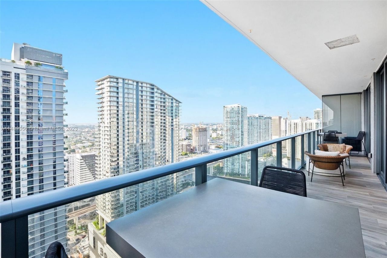 Flat in Miami, USA, 110 m² - picture 16