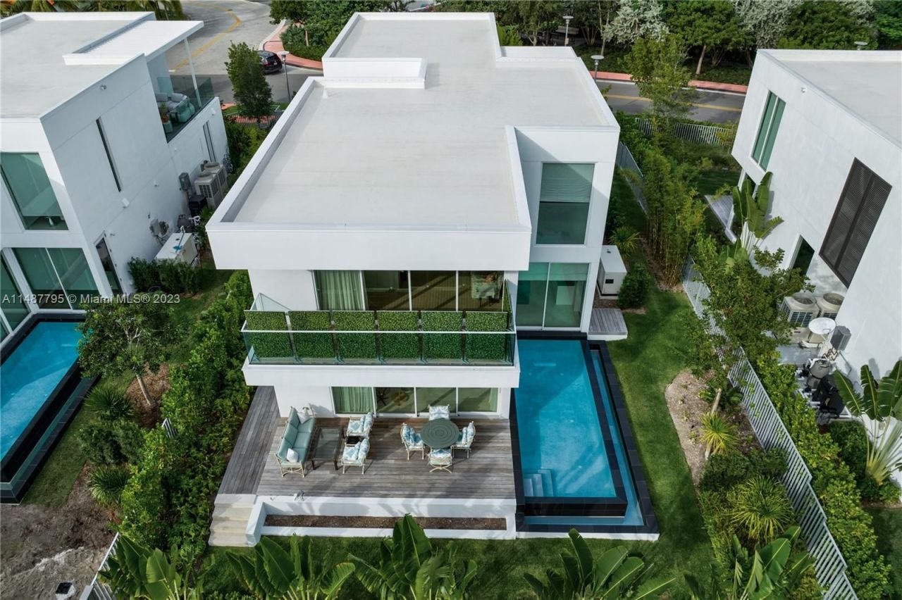 Villa in Miami, USA, 300 m² - picture 1