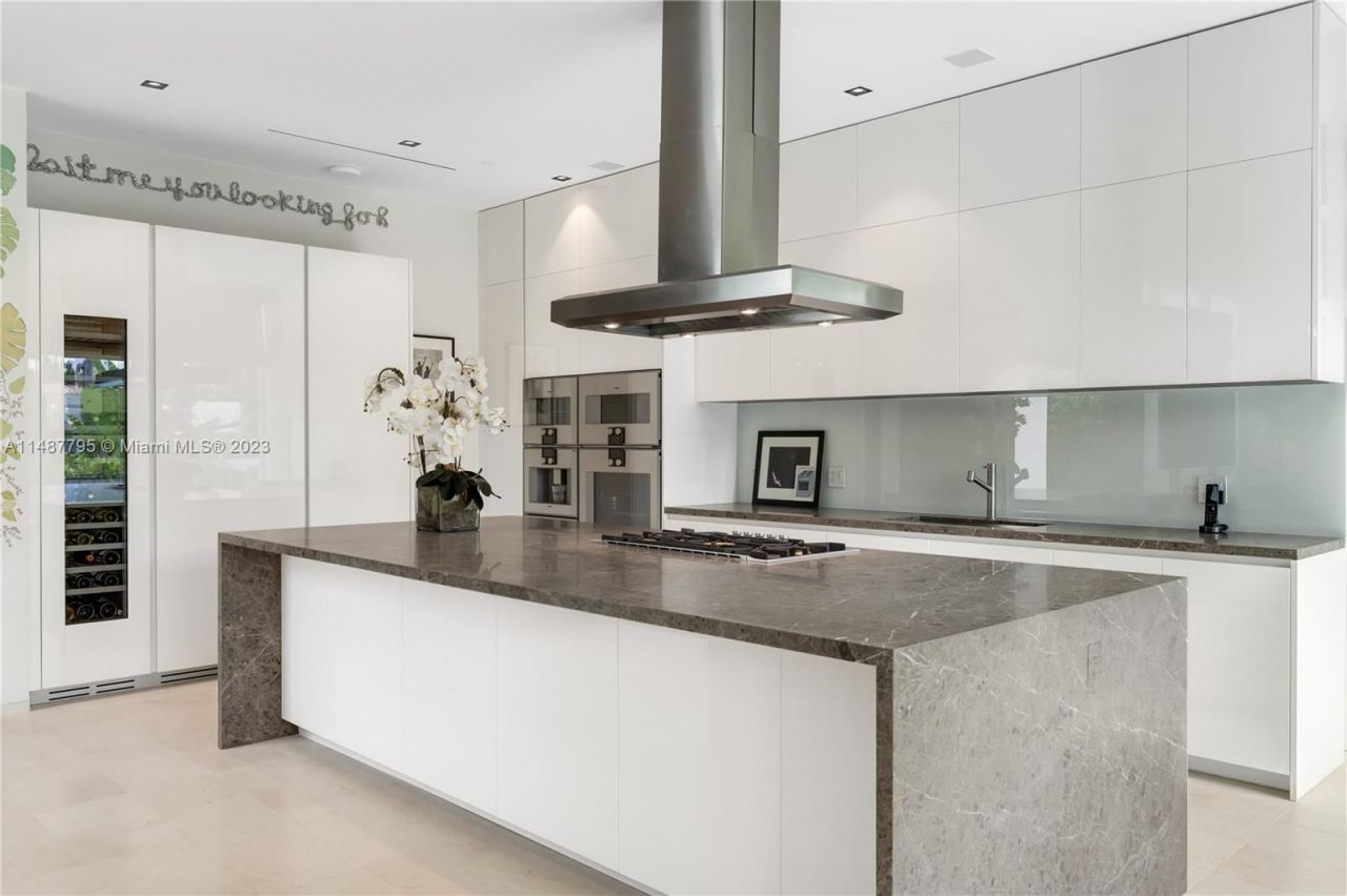 Villa en Miami, Estados Unidos, 300 m² - imagen 2