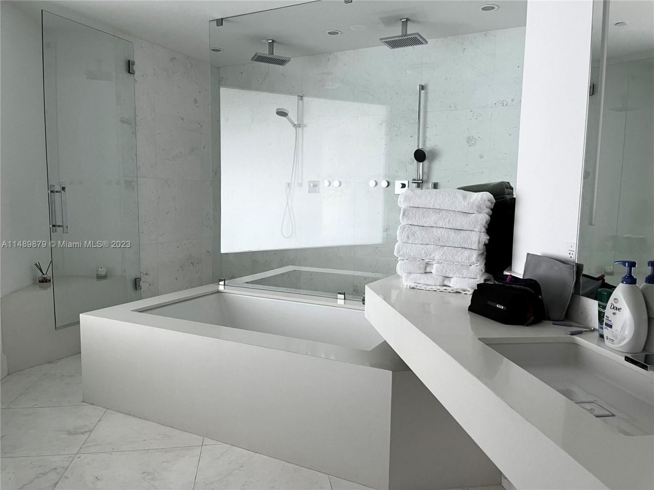 Flat in Miami, USA, 300 m² - picture 6