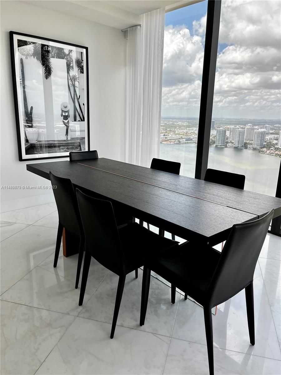 Flat in Miami, USA, 300 m² - picture 8