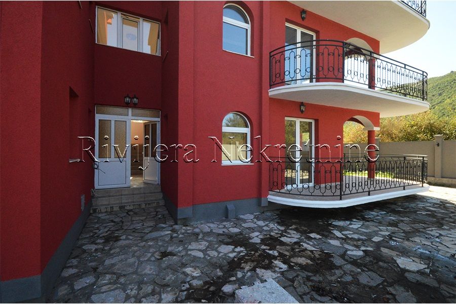 Flat in Kotor, Montenegro, 80 m² - picture 1