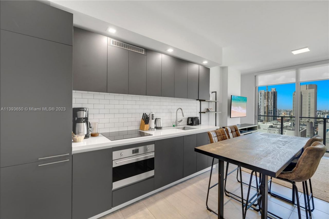 Flat in Miami, USA, 45 m² - picture 2