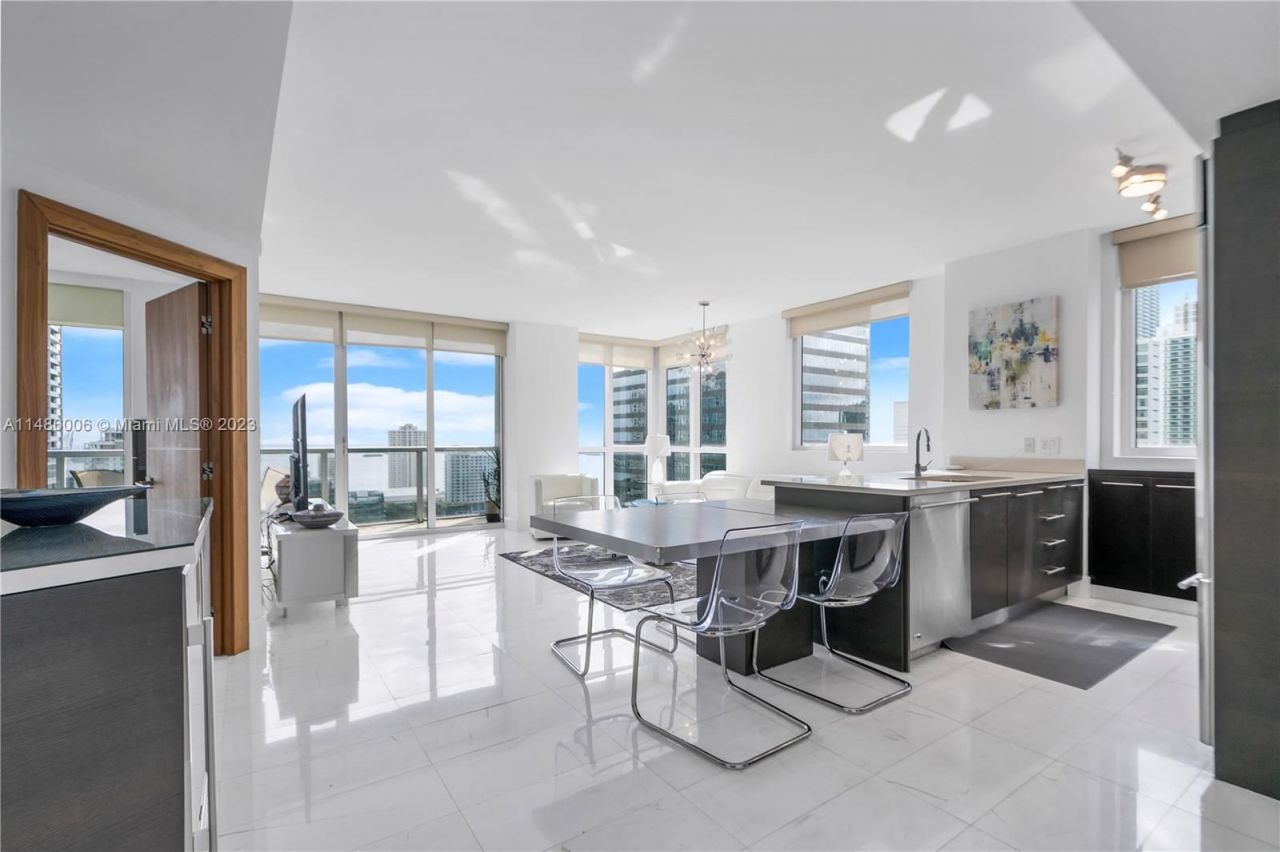 Appartement à Miami, États-Unis, 110 m² - image 1