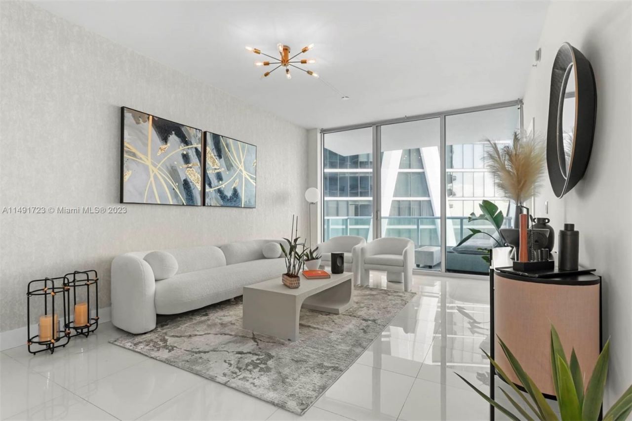 Flat in Miami, USA, 90 m² - picture 1