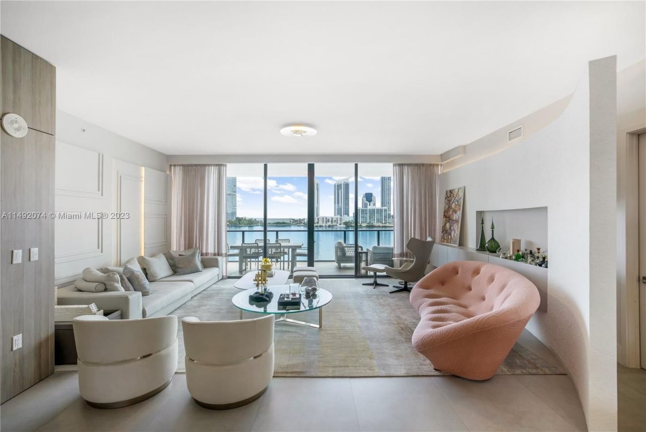 Piso en Miami, Estados Unidos, 250 m² - imagen 1