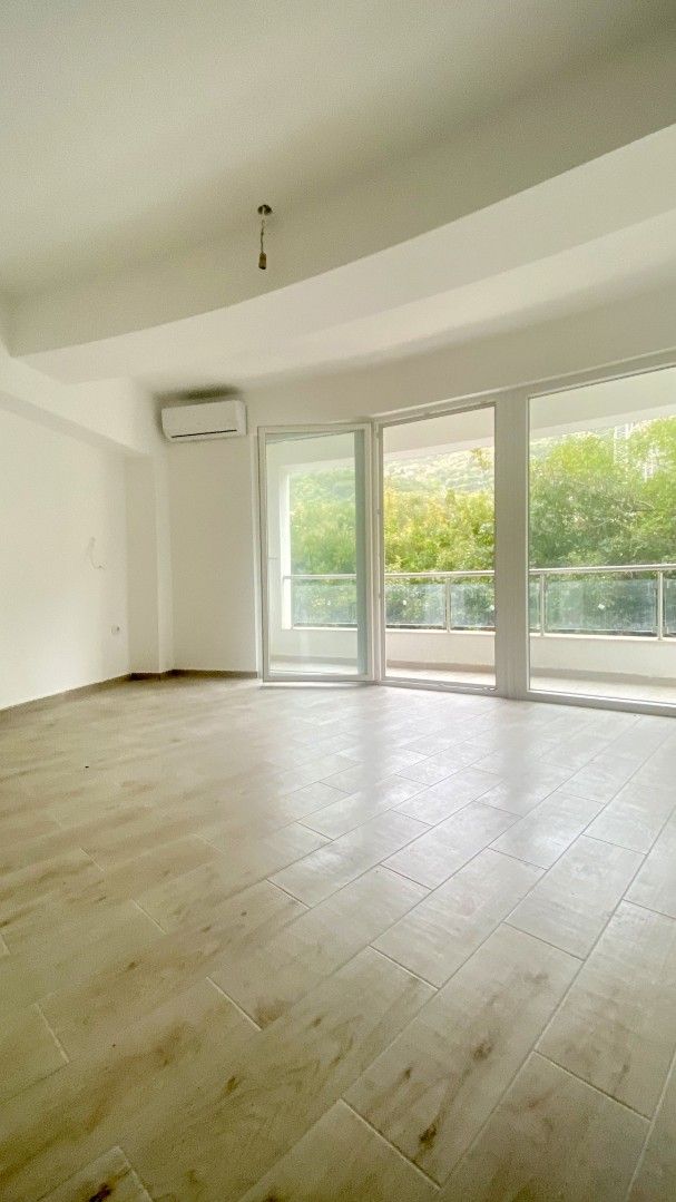 Flat in Sutomore, Montenegro, 50 m² - picture 1