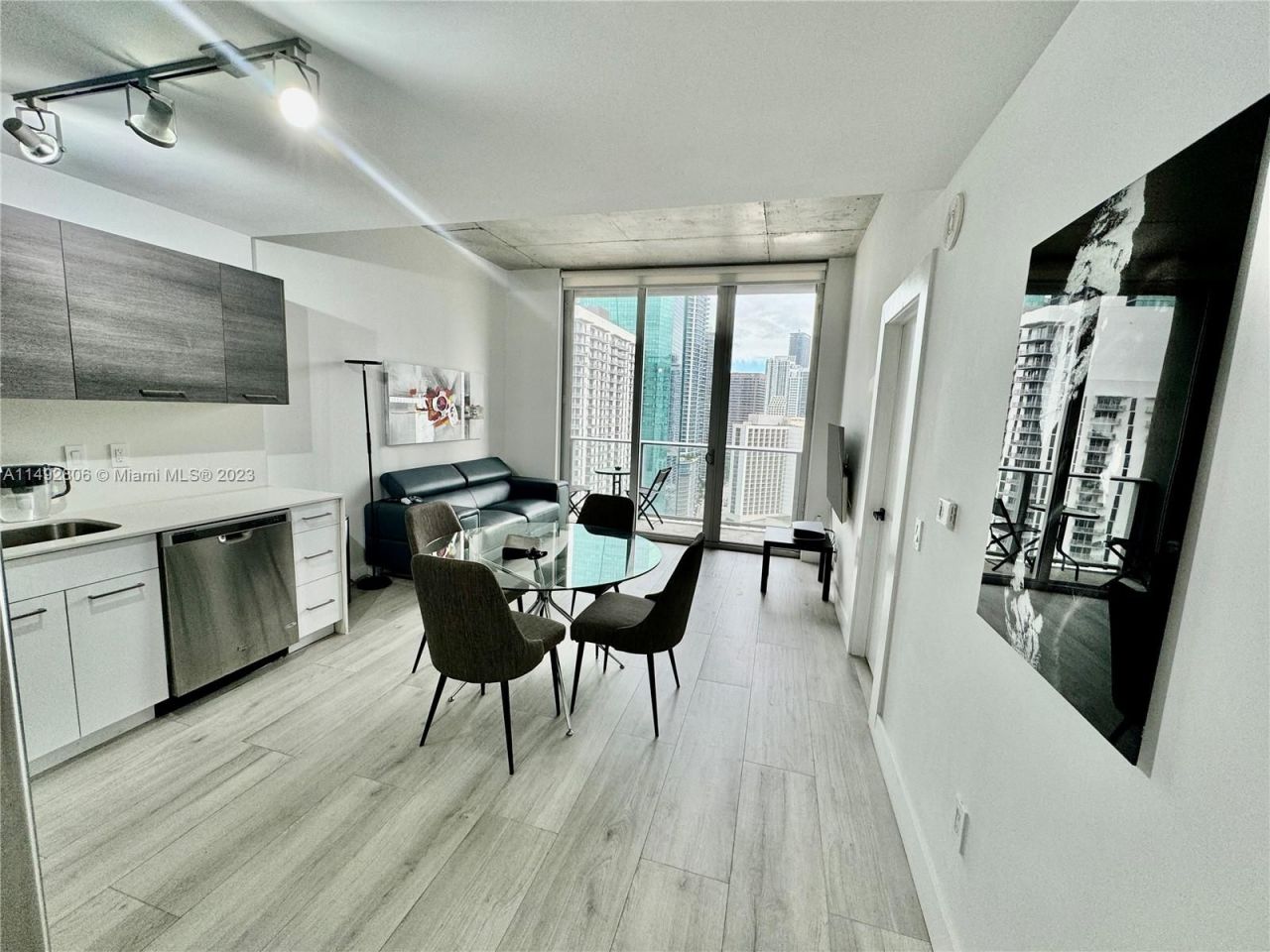 Flat in Miami, USA, 50 m² - picture 1