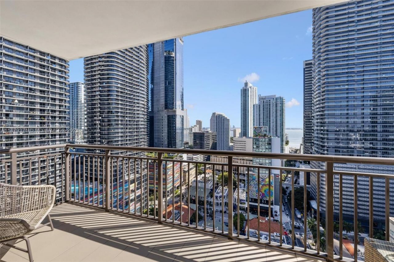 Flat in Miami, USA, 100 m² - picture 1