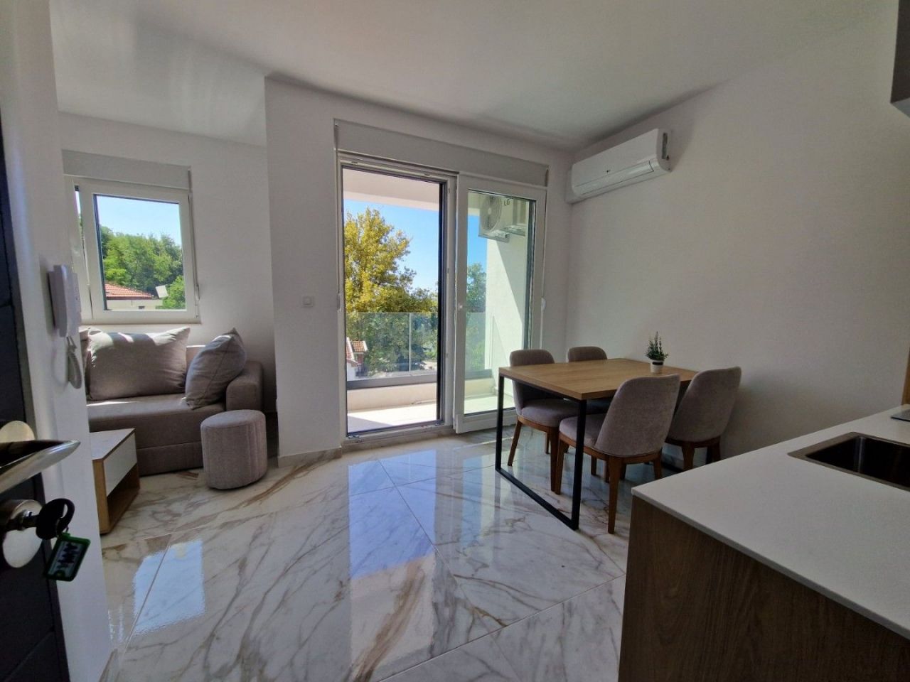 Piso en Meljine, Montenegro, 30 m² - imagen 1