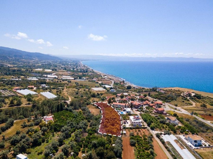 Terrain à Paphos, Chypre, 3 738 m² - image 1