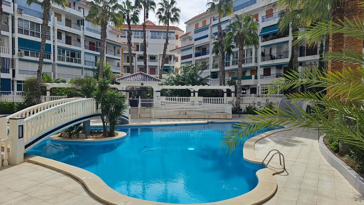 Appartement à Torrevieja, Espagne, 64 m² - image 1