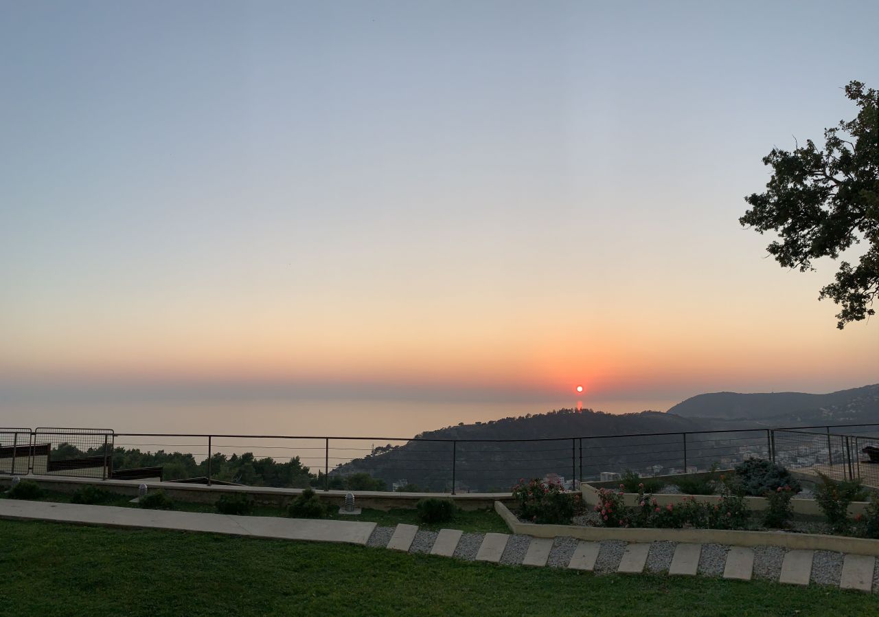 Villa en Sutomore, Montenegro, 340 m² - imagen 1