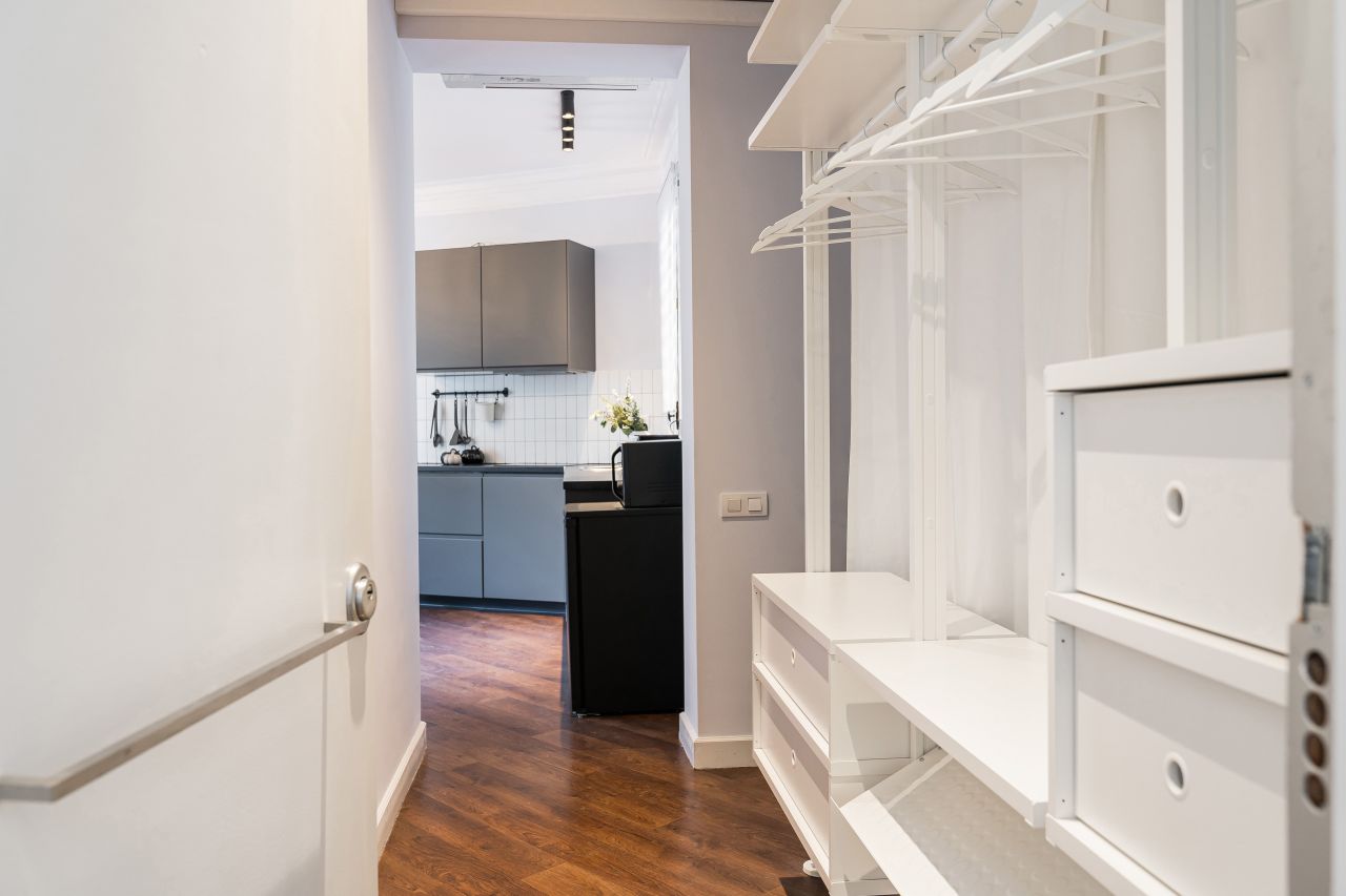 Apartment in Barcelona, Spain, 113 m² - picture 9