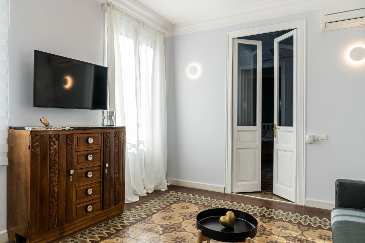 Apartment in Barcelona, Spain, 113 m² - picture 12