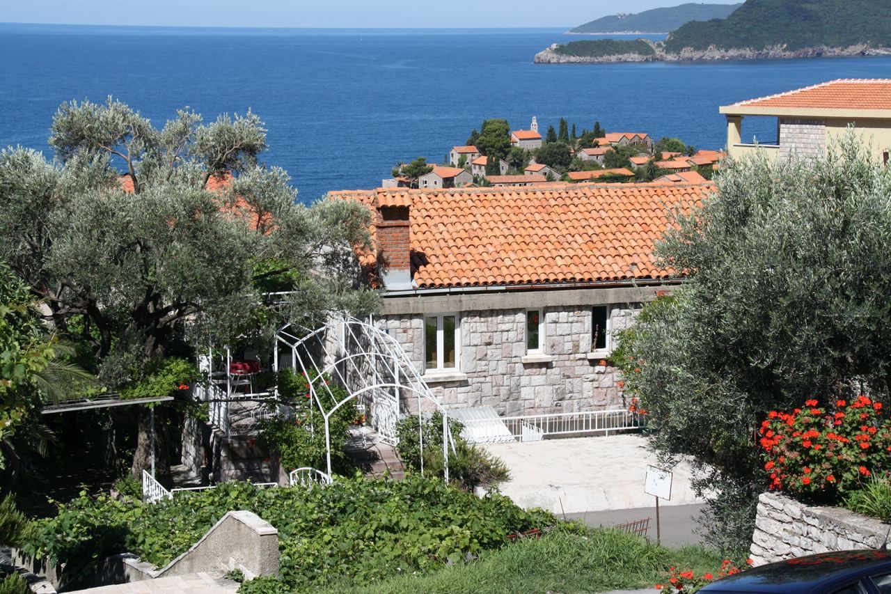 Wohnung in Sveti Stefan, Montenegro, 60 m² - Foto 1