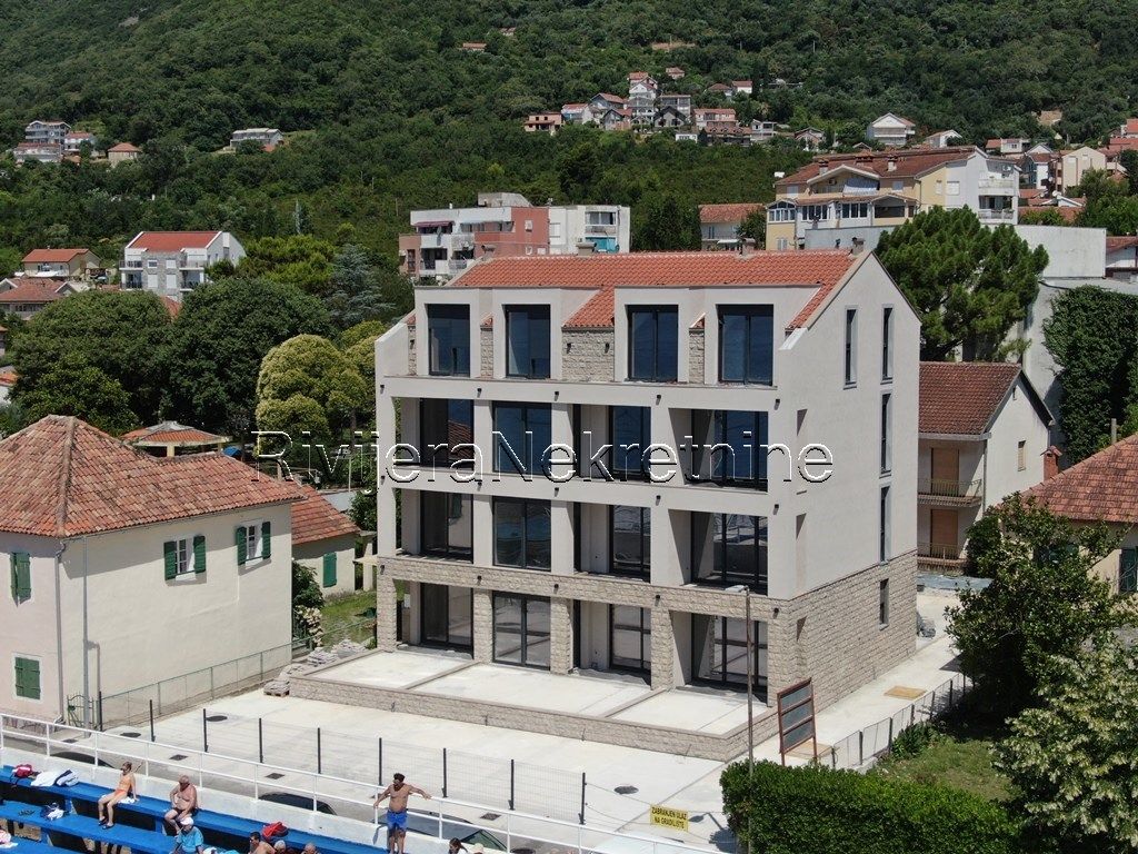 Flat in Herceg-Novi, Montenegro, 39 m² - picture 1