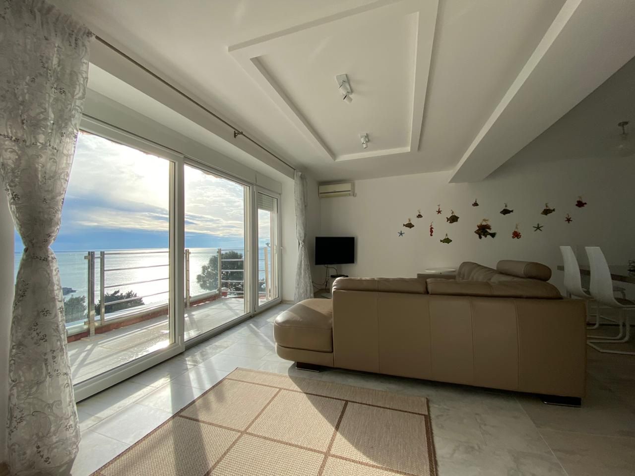 Wohnung in Sveti Stefan, Montenegro, 106 m² - Foto 1