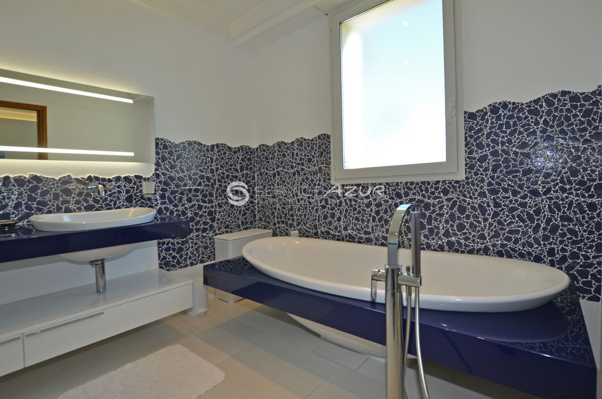 Villa in Mougins, France, 500 m² - picture 13