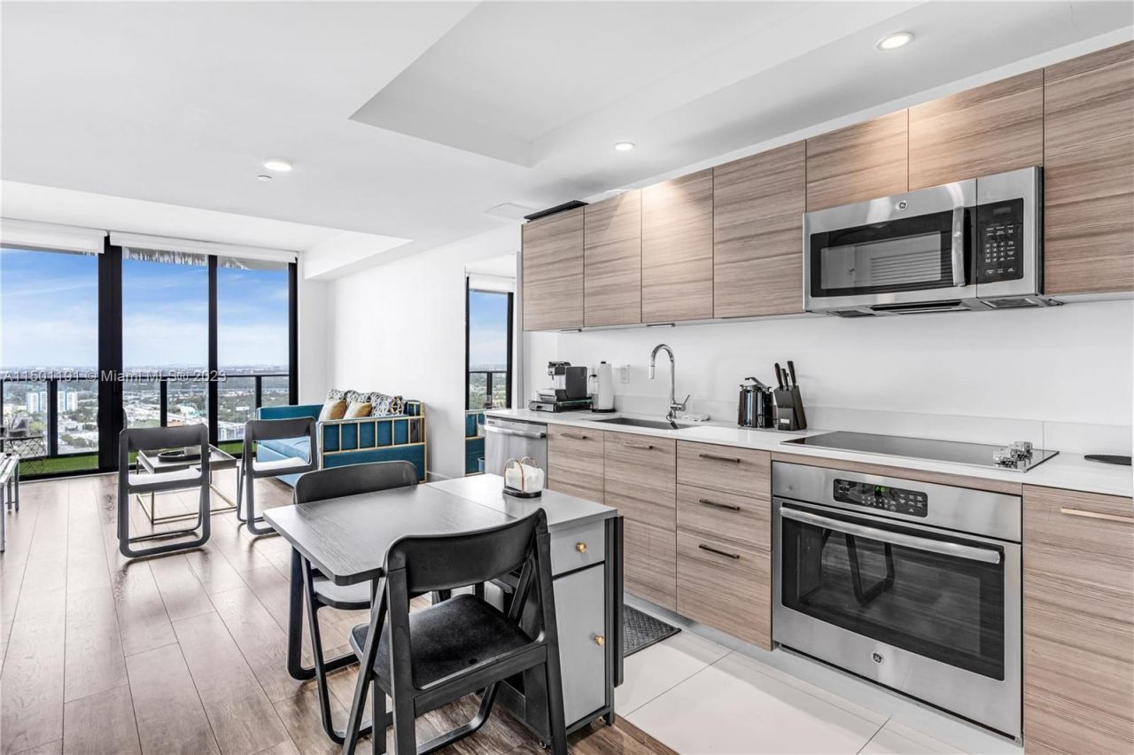 Piso en Miami, Estados Unidos, 55 m² - imagen 2