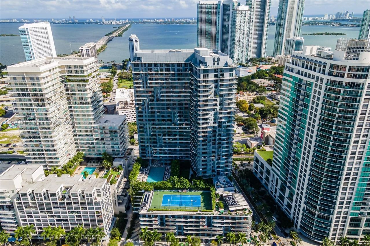 Piso en Miami, Estados Unidos, 55 m² - imagen 11