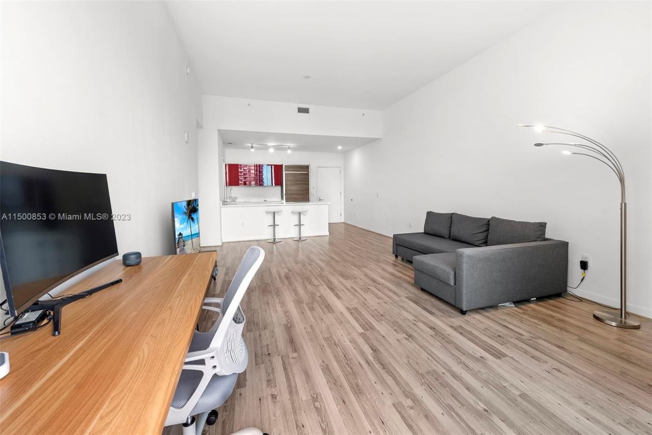 Ático en Miami, Estados Unidos, 75 m² - imagen 3