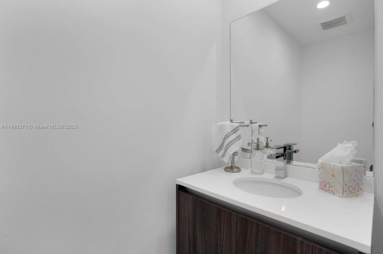 Piso en Miami, Estados Unidos, 70 m² - imagen 11