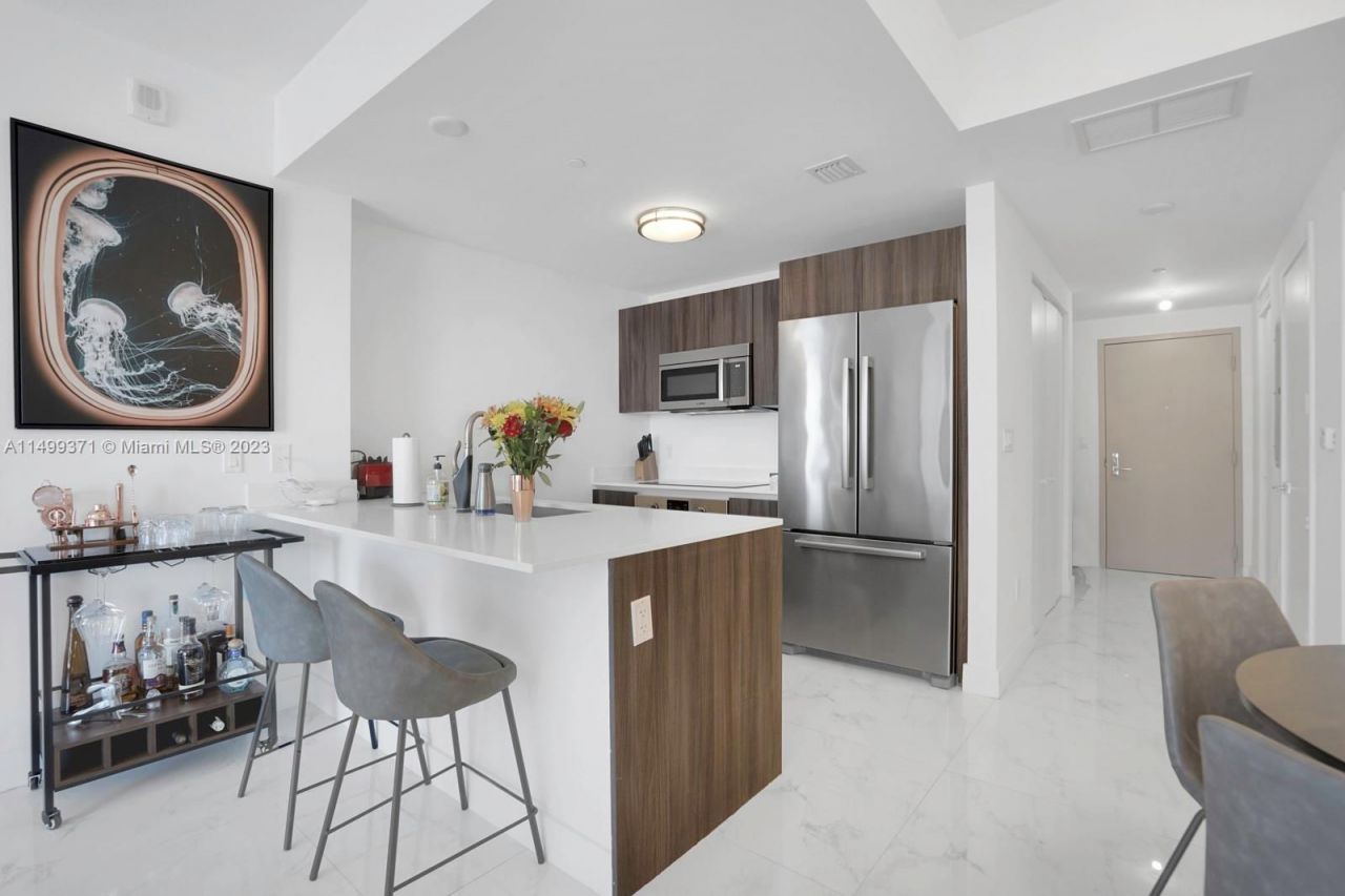 Piso en Miami, Estados Unidos, 70 m² - imagen 16