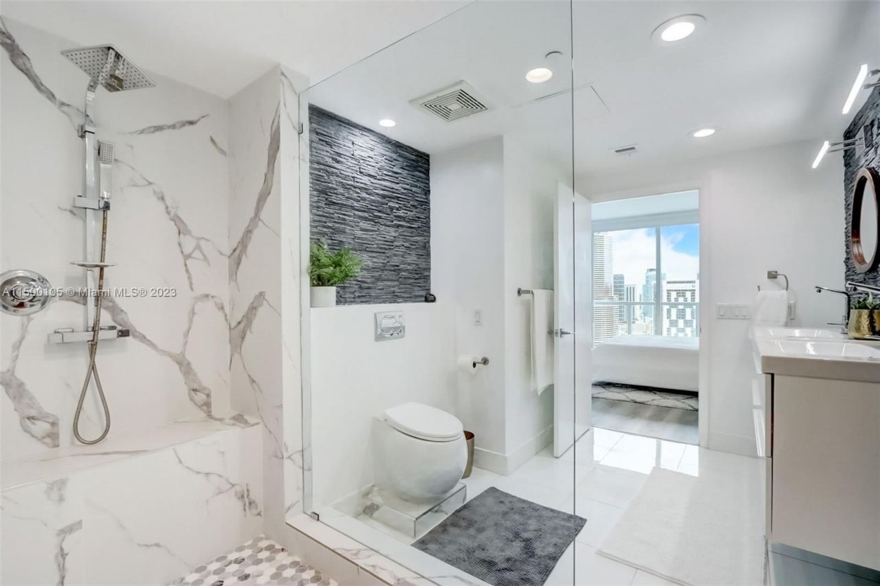 Flat in Miami, USA, 100 m² - picture 17