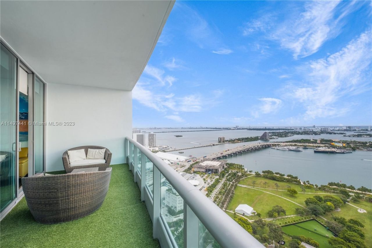 Flat in Miami, USA, 85 m² - picture 1