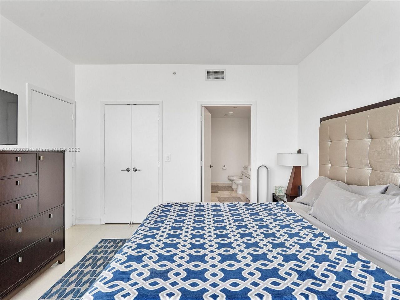 Flat in Miami, USA, 130 m² - picture 9