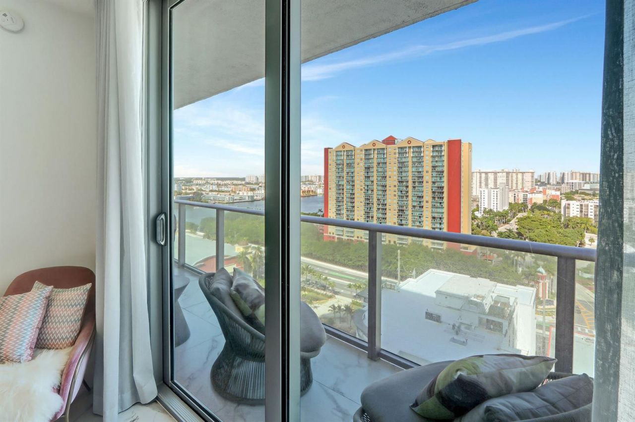 Piso en Miami, Estados Unidos, 140 m² - imagen 10