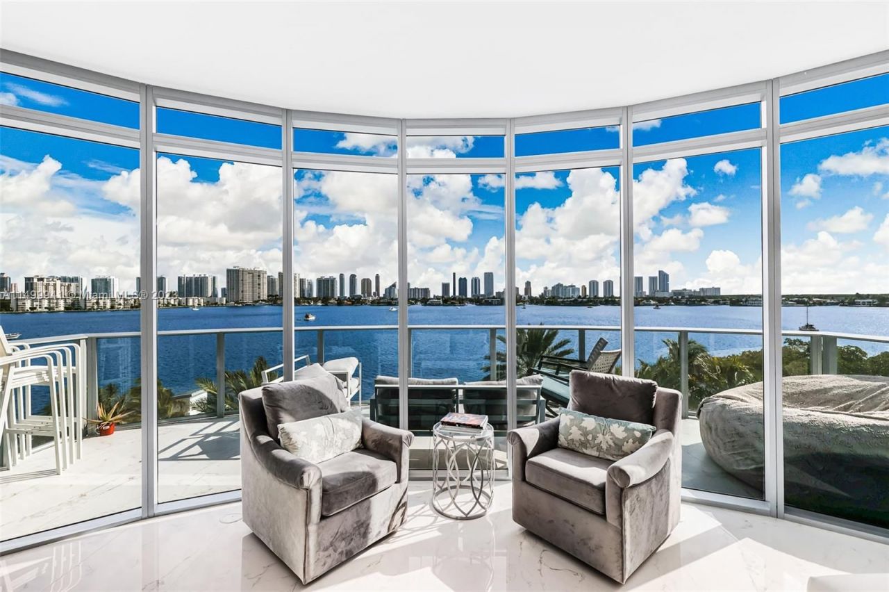 Piso en Miami, Estados Unidos, 170 m² - imagen 1